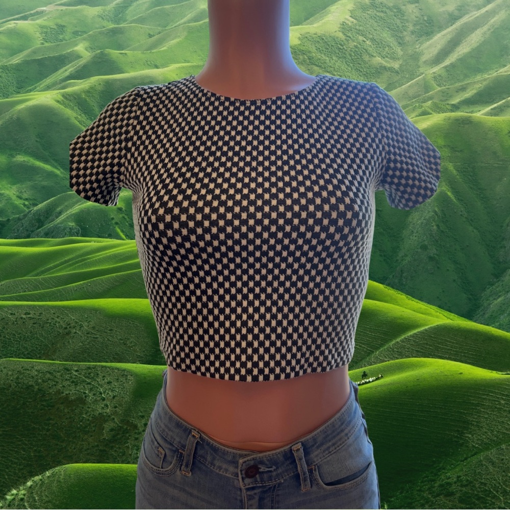 90s Grunge Black-and-White Checkerboard Crop Top ☕️
